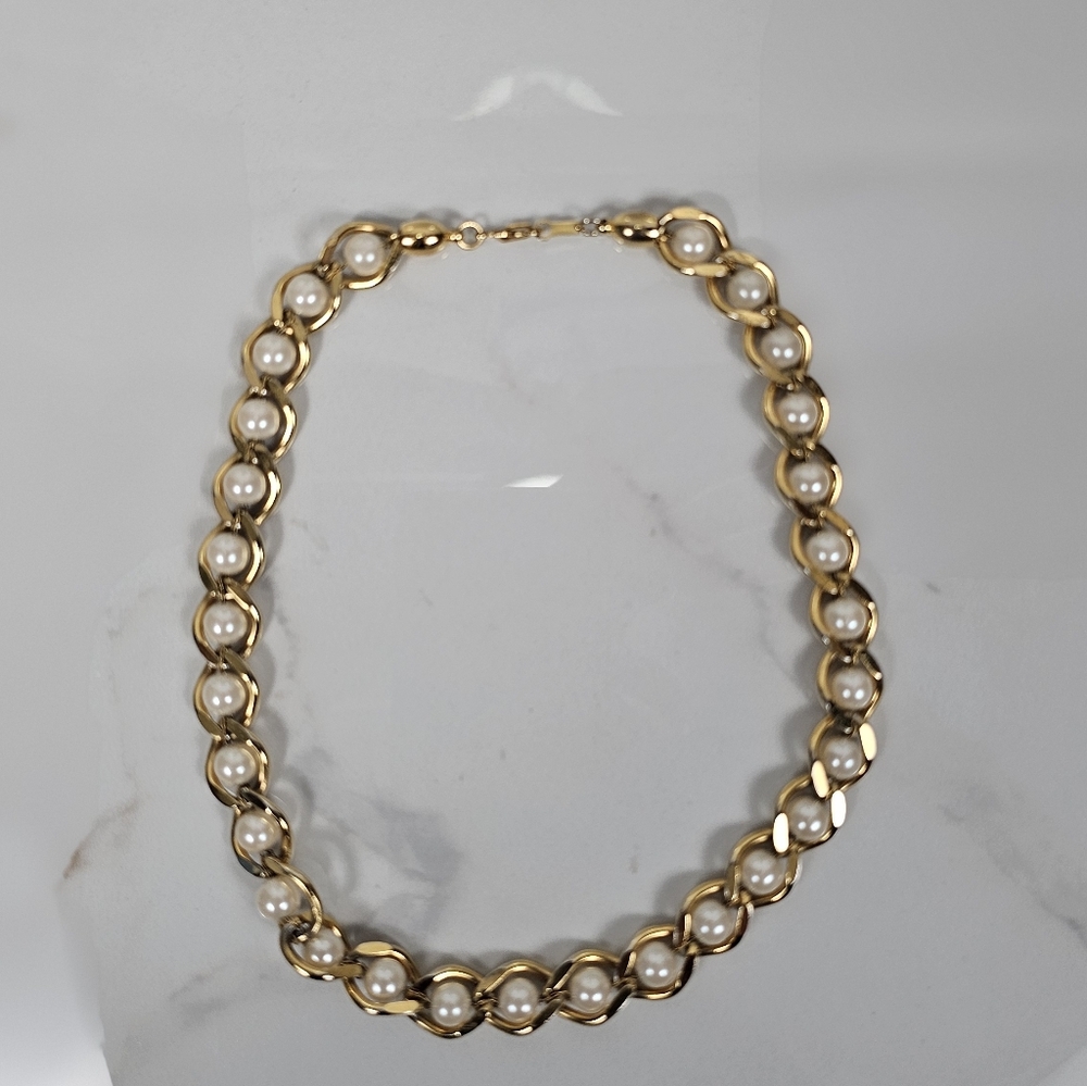 Vintage Gold Tone Metal Cage Faux Pearl Necklace‎